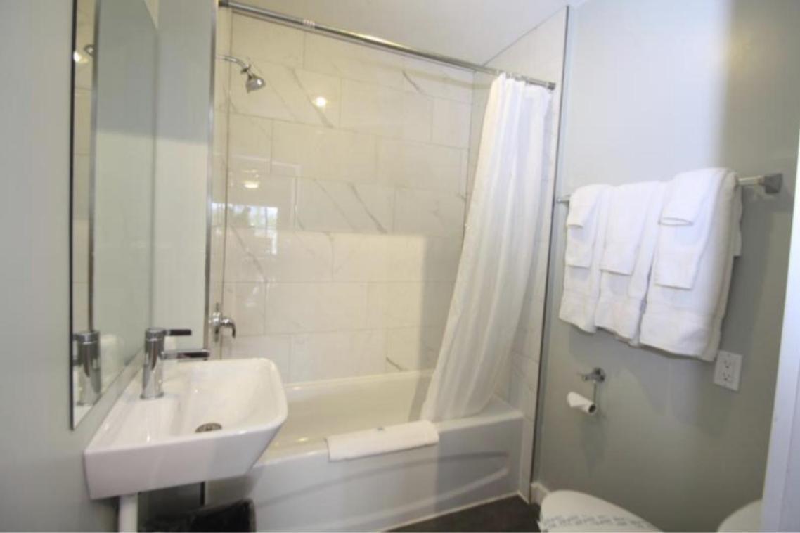 Harrison Spa Motel Harrison Hot Springs Ngoại thất bức ảnh