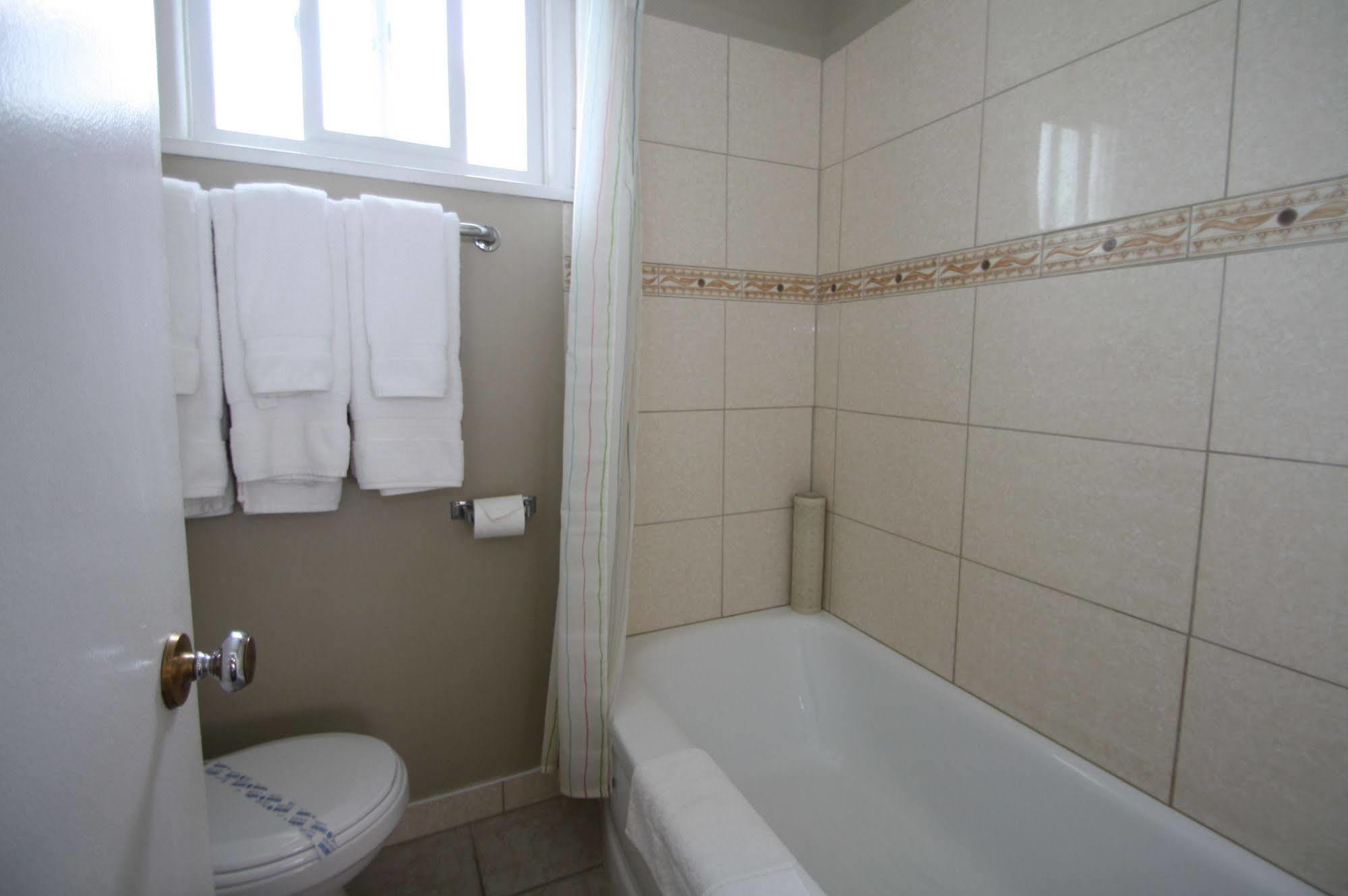 Harrison Spa Motel Harrison Hot Springs Ngoại thất bức ảnh