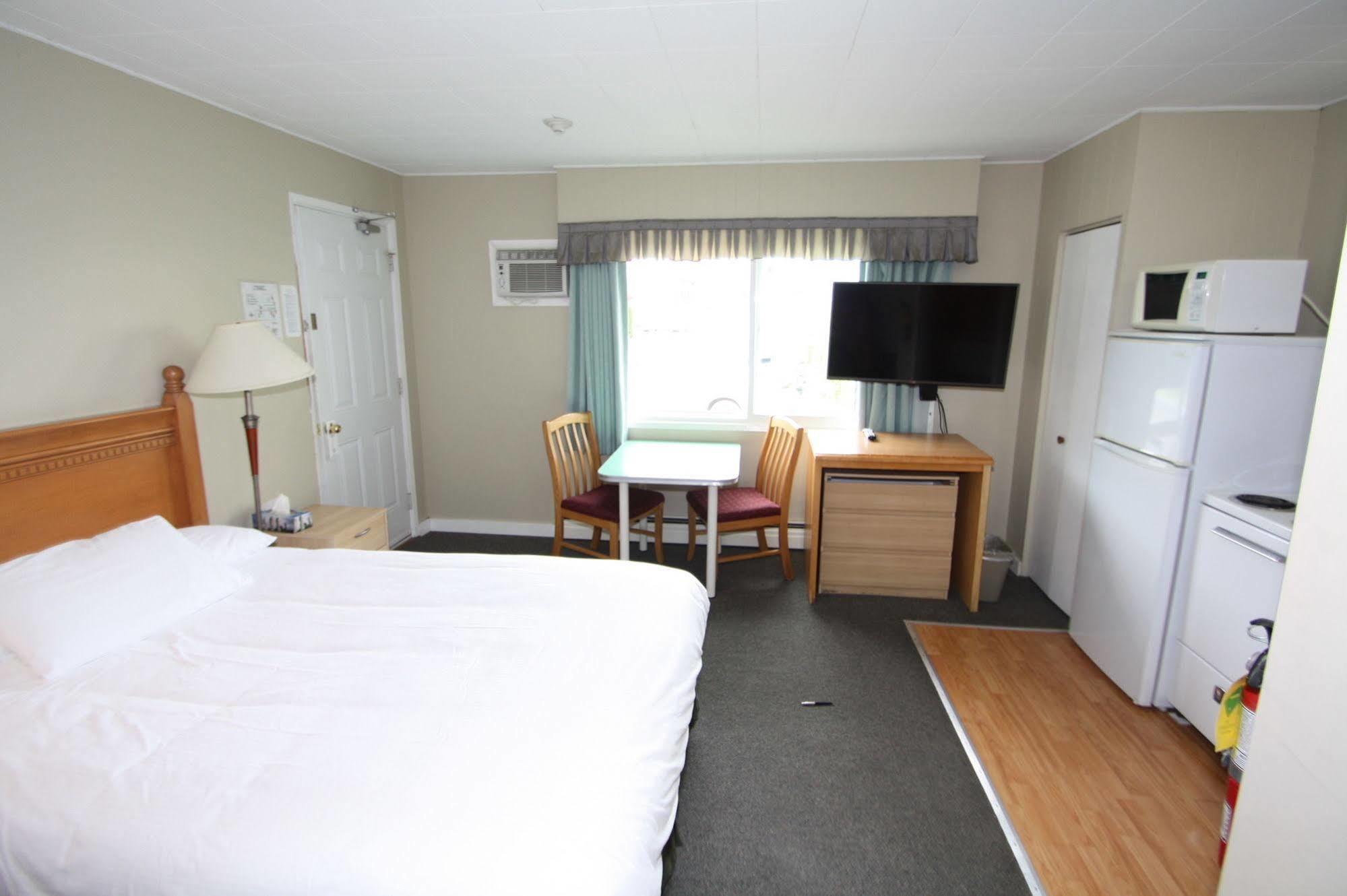 Harrison Spa Motel Harrison Hot Springs Ngoại thất bức ảnh